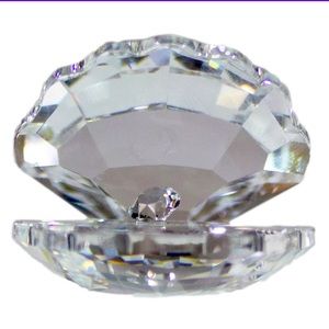 Swarovski Figurine:Shell with
Crystal Pearl “191692”
